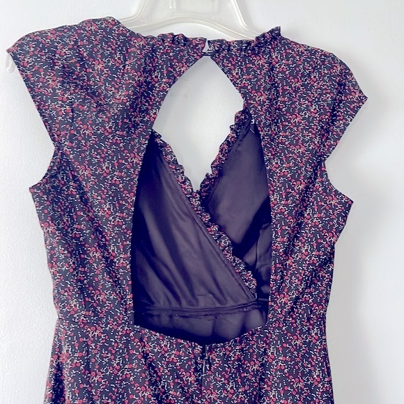 🔴 Floral Black Open Back V Cut Mini Dress, Pre-loved - Picture 11 of 14